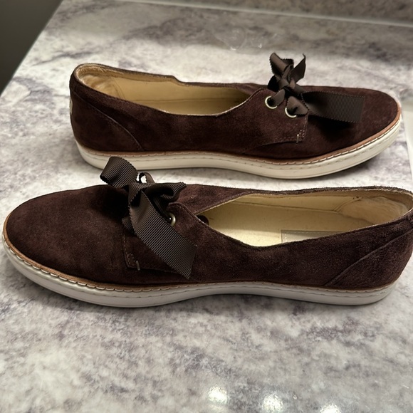 UGG Carilyn Suede Slip-Ons, Brown size 9 - Picture 4 of 8